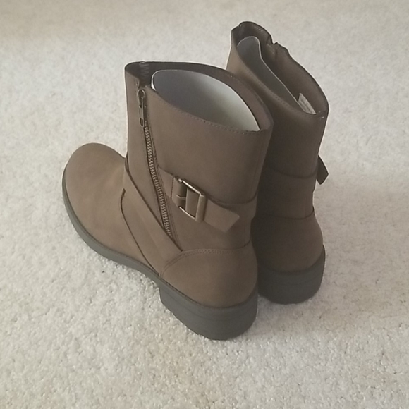 Women's Size 12 Payless Willa Moto Boot - Picture 4 of 5